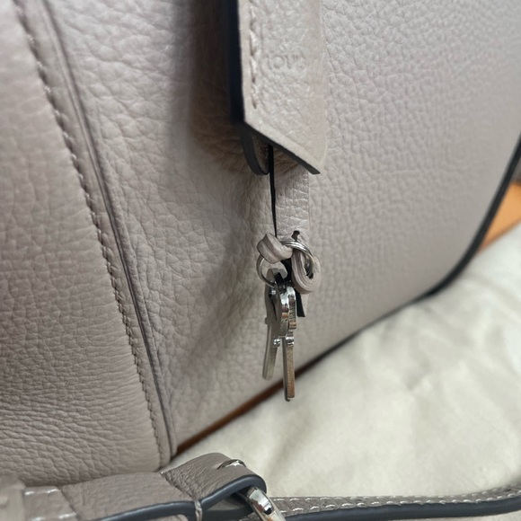 Louis Vuitton lockit PM Galet, NWT - Picture 4 of 16